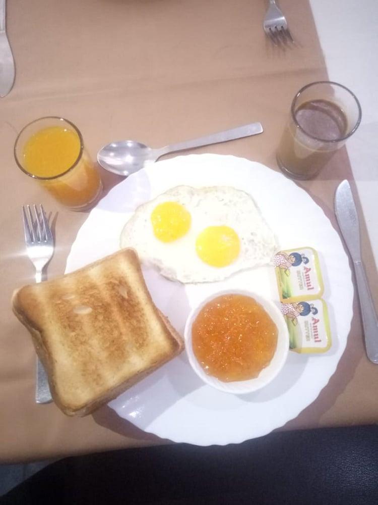 Hotel Lumbini International Bodh Gaya Buitenkant foto