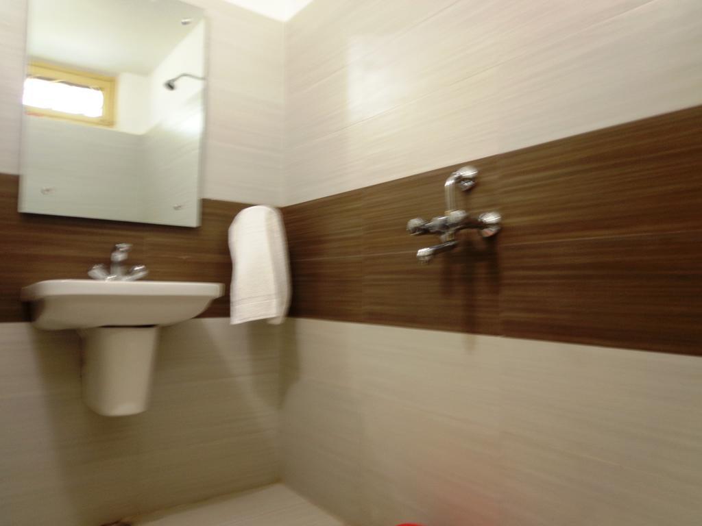 Hotel Lumbini International Bodh Gaya Buitenkant foto