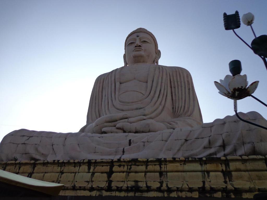 Hotel Lumbini International Bodh Gaya Buitenkant foto