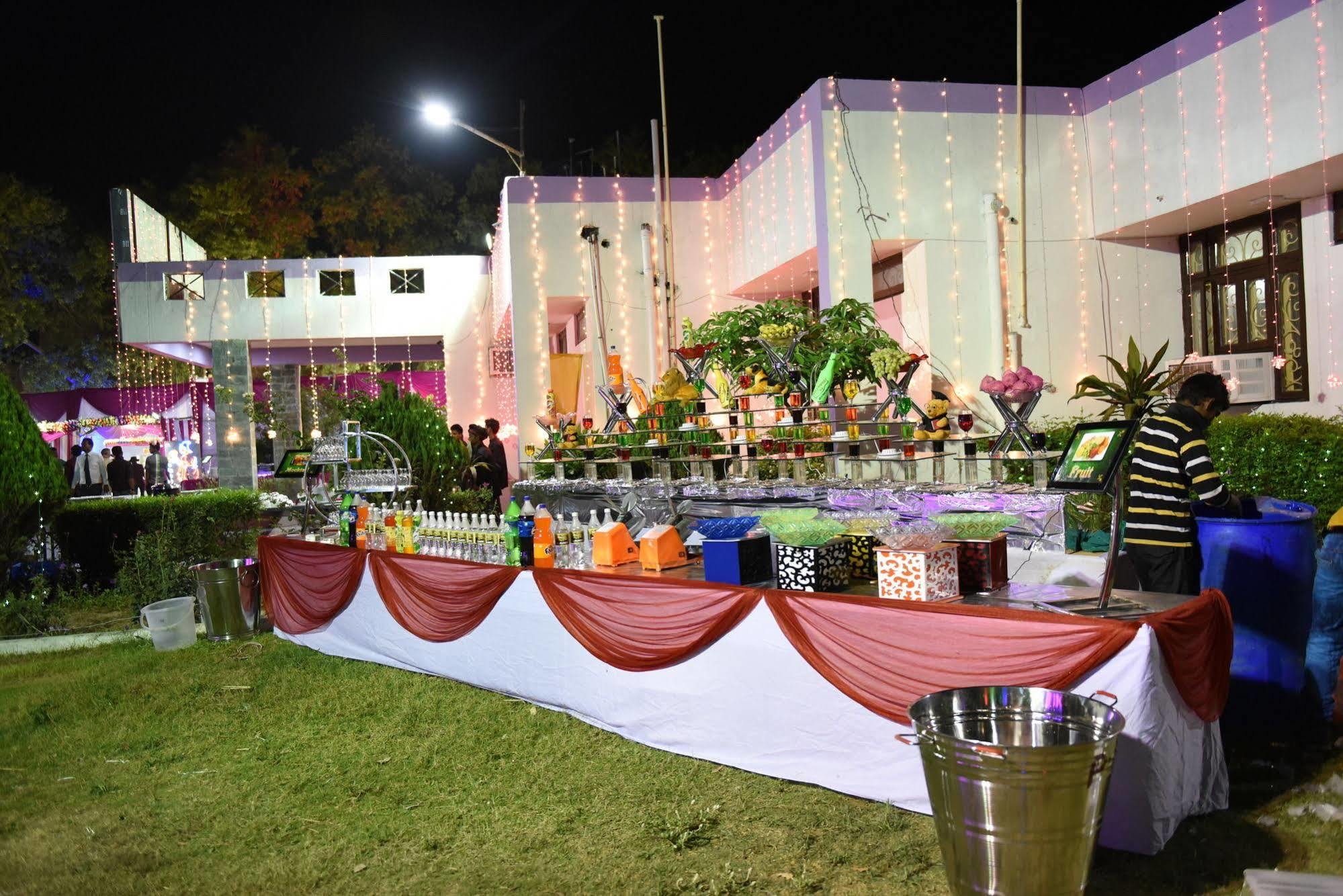 Hotel Lumbini International Bodh Gaya Buitenkant foto
